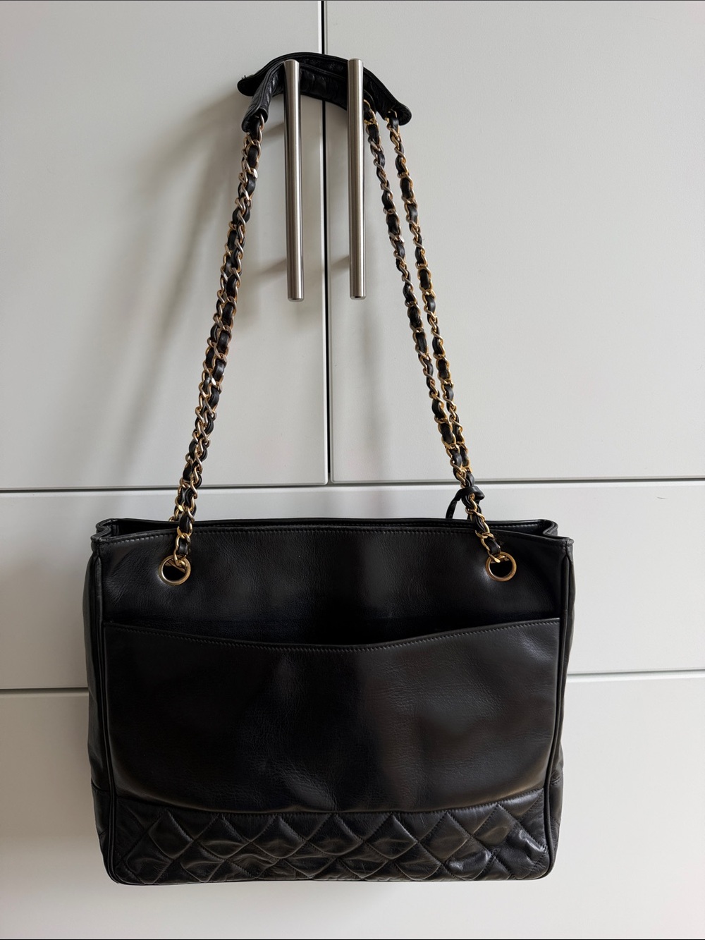 CHANEL Black Leather Chain-Handle Shoulder Bag - Picture 2 of 10